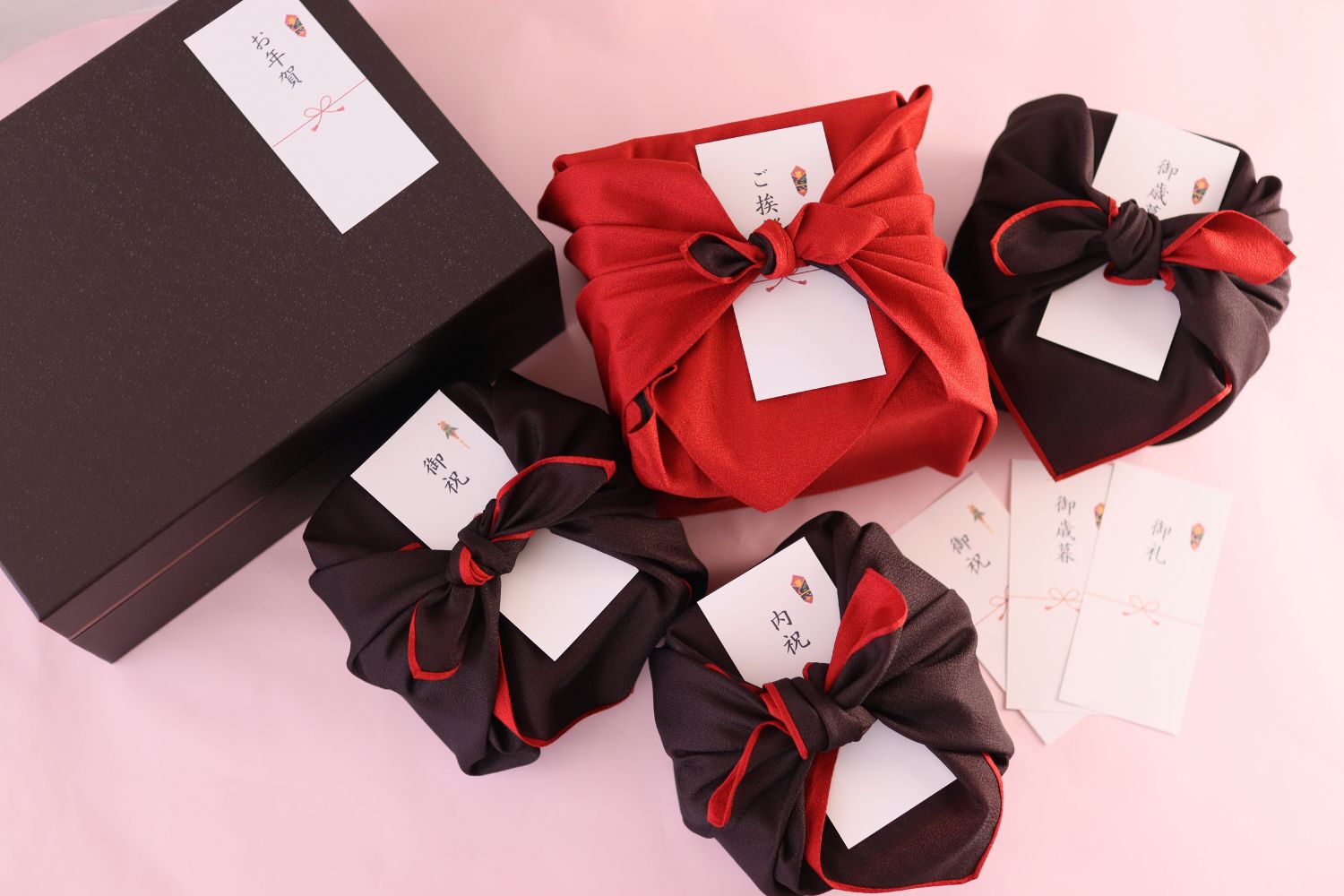 熨斗を掛けた風呂敷包みギフトセット。御礼や内祝、ご挨拶など用途に合わせた包装が可能。