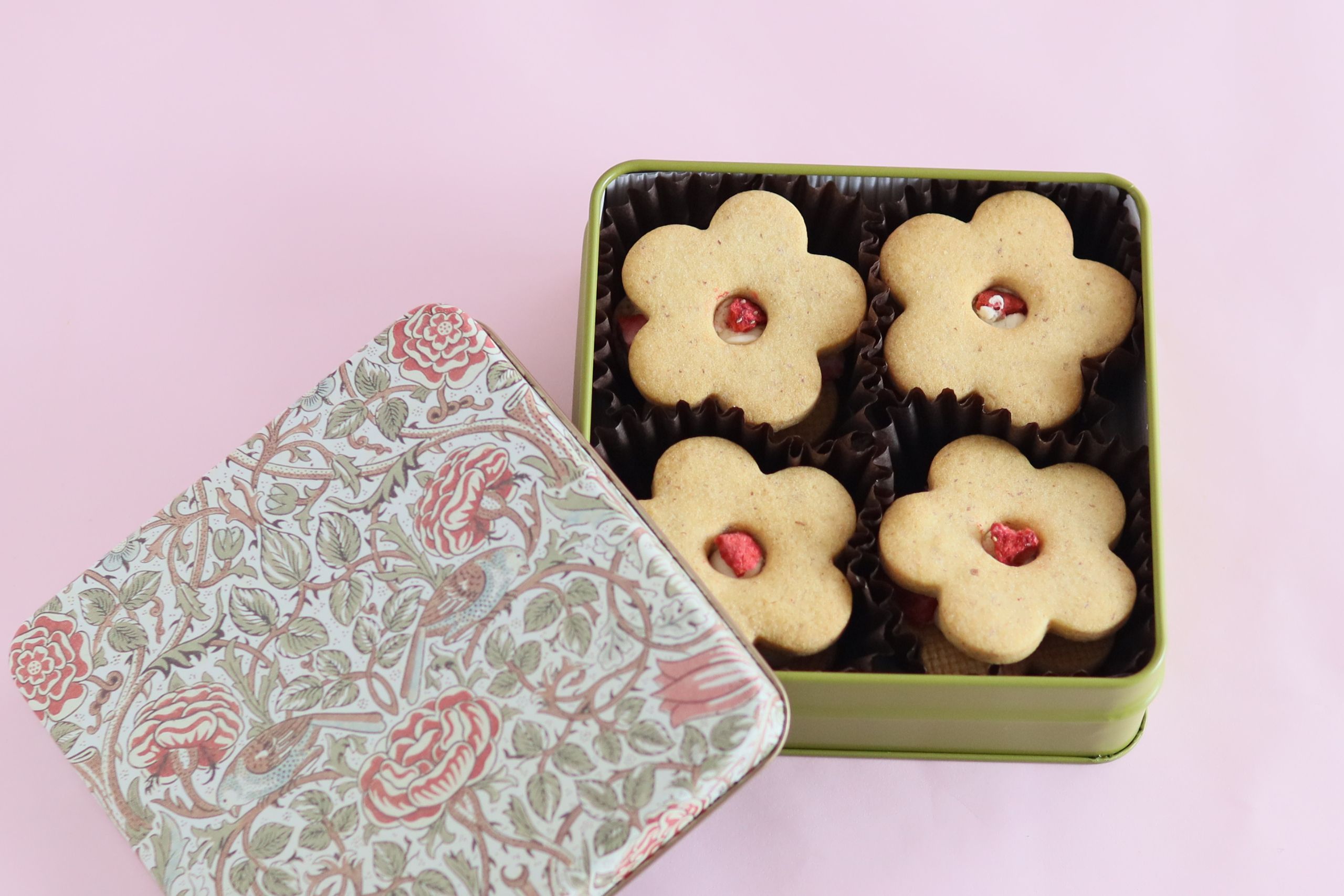 花咲くフルリール バターサンドクッキー ウィリアム・モリス缶