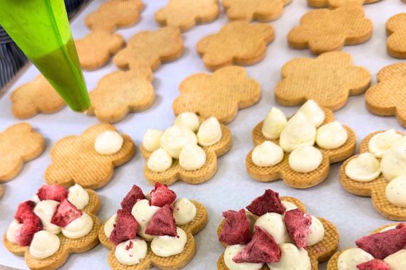 フルリール ストロベリー バターサンド 手作り工程