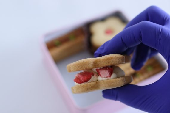 フルリール ストロベリー 断面 バターサンド